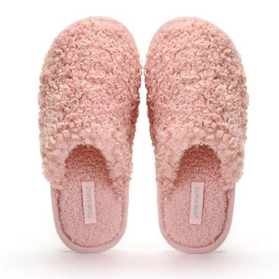 China CUSHIONING Factory Vegan Faux Fur Slippers House Memory Foam Women Fluffy Winter Slippers For Women for sale