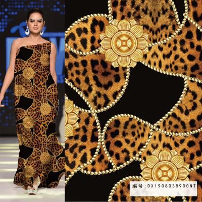 China Anti-static Short Pile Plush Fabric 100% Polyester Leopard Animal Pattern Printed Fabric For Dress for sale