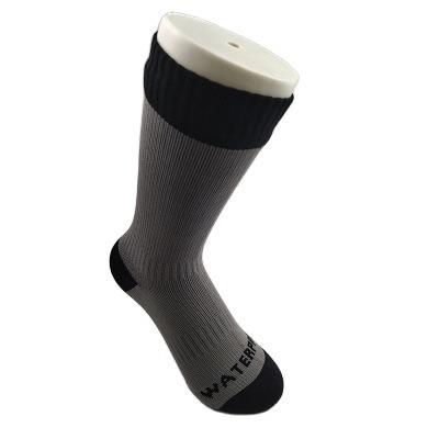 China Good quality customized breathable increasing waterproof socks wholesale for sale