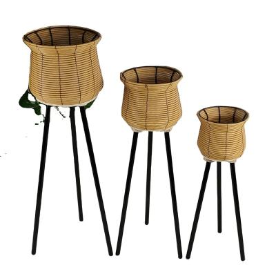 China CLASSIC Recycled Handmade PE Rattan Garden And Home Decor Flower Pot With Metal Legs for sale