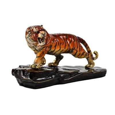 China Folk Art 3D Simulated Metal Craft Copper Tiger Shaped Crafts For Home And Office Decoration for sale