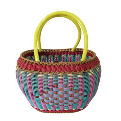 China Wholesale Purchasing Portable Vine Portable Viable Basking Fruit Basket Bathroom Plastic Oval Rattan Basket for sale