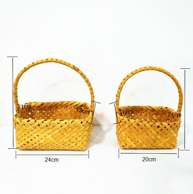 China New Style Eco - Friendly Woven Wood Chip Flower Gift Packing Basket With Long Handle for sale