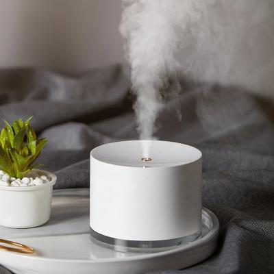 China Simple Wireless Rechargeable Cool Mist Maker Humidifier 780mL Car Air Purifier Electric Night Lamp For Home for sale