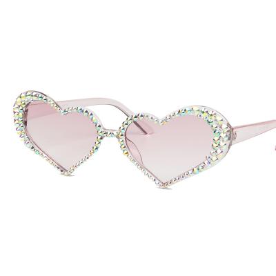 China Wholesalers 2021 Newest Fashion Designer 6 Colors Diamond Frame Sunglasses Women Handmade Plastic Heart Rhinestone Multicolor Rhinestone for sale