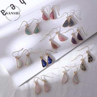 China Natural Crystals Crystal Earrings And Jewelry CLASSIC Clear Natural Stone Women Jewelry Quartz Stones Healing Earrings for sale