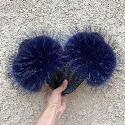 China 2020 fashion trend wholesale new custom logo fox fur slippers ladies real fashion fluffy raccoon fur sandals women luxury fox fur slides for sale