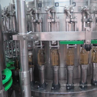 China O ISO da pequena escala certificou a máquina tampando do engarrafamento da cerveja da máquina de enchimento da cerveja 8000BPH à venda