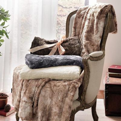 China Single Soft Faux Fur King Blankets Faux Fur Heavy Microfiber Blanket Throw For Bed for sale