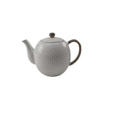 China Sustainable New Arrival Round Shape Embossed Gold Rim Edg Gold Plated Handle Water Tea Ceramic Milk Jug for sale