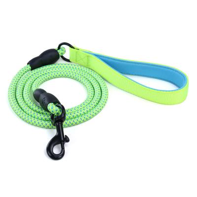 China Custom 5ft Strong Rope Braided Green Rope Dog Leash With Comfortable Padded Handle for sale