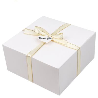 China Recyclable High Quality White Kraft Paper Gift Packaging Box With Ribbons And Lid for sale