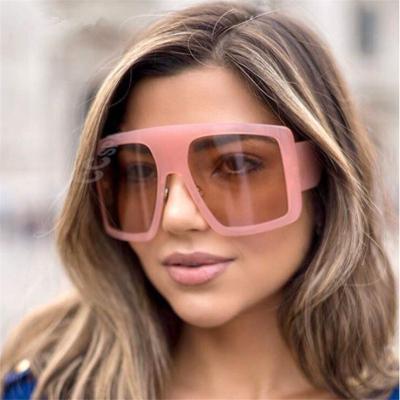 China Luxury PC Sunglass Sunglasses Women 2021 Newest Fashion Sunglasses Trendy for sale