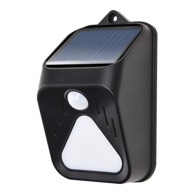 China New Garden Alarm Solar Induction Lamp Human Body Remote Control Alarm To Drive Away Animals Solar Alarm Lamp for sale