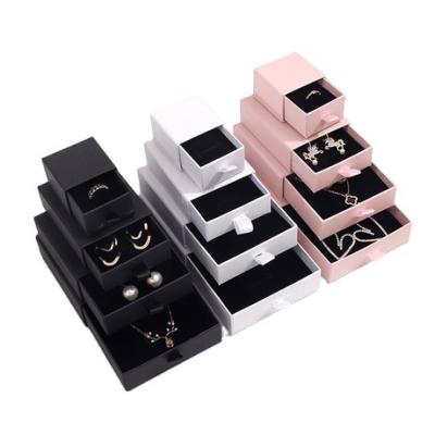 China Fashionable Kraft Paper Jewelry Box Drawer Jewelry Gift Box Can Be Customized for sale