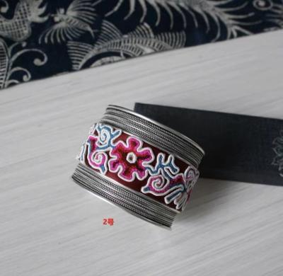 China Handmade Embroidery Miao Silver Fashion Lunaric Miao Hmong Jewelry Ethnic Bracelet Guizhou Bracelet Miao Silver for sale