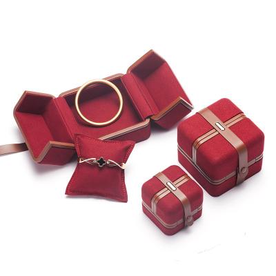 China Luxury Handcrafted High End Bracelet Ring Jewelry Box Jewelry Set Necklace From ROMI Top Quality Exquisite Microfiber for sale