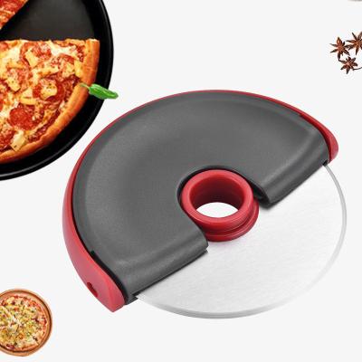 China Sustainable high quality kitchen around plastic pizza cutter wheel roller pizza cutter pizza cutter with protective blade guard for sale