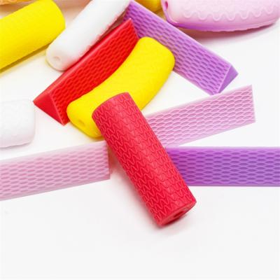 Китай BPA FREE Wholesale Adult Orthodontic Pad Design Hollow Silicone Teether Suitable For All Braces продается