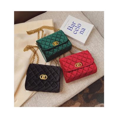 China Fashion Girls 2021 New Arrival High Grade Velvet Purse Handbags Fashion Chain Single Shoulder Bag For Women for sale