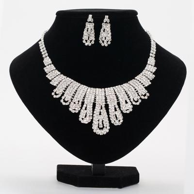 China 2022 Imagination 2022 High Quality Wide Romantic Drop Necklace Bib Crystal Necklace Earrings Two-piece Set Bridal Jewelry Set for sale