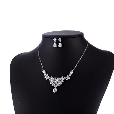 China Romantic Dazzle Fashion Bridal CZ Stud Earrings Chain Choker Necklace Jewelry Set For Women Girls for sale