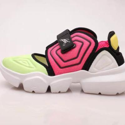 China Fashion Lightweight Modern Sandals Women Thick Outdoor Sports Unique Sandals for sale