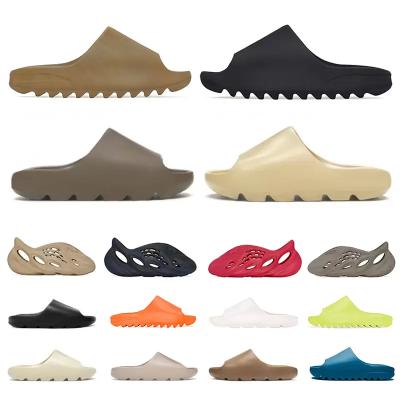 China Custom Made Runner High Quality Lightweight Yeezy Foam Yeezy Slippers Ladies Yeezy Logo Mens Slide Sandals Beach Slides Original For Men for sale