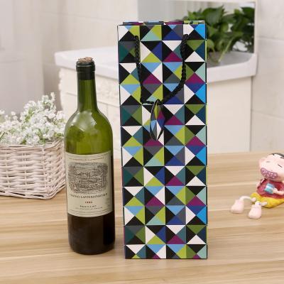 China New Logo Holiday Design 1 Recyclable High End Style Customized Paper Bottle Wine Bag for sale