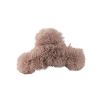 China Simple style all-match claw hair fluff plush handle new autumn and winter color temperament clip headdress Korean female hairpin for sale