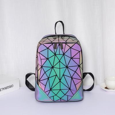 China 2021 Fashion Factory Wholesale Luxury Large Backpack Geometric Luminous Holographic Reflective Women Backpack Bag for sale