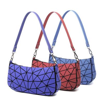 China Ladies Luminous Summer Geometric Small Shoulder Bag With 2 Detachable Straps Luminous Luxury Crossbody Handbag For Women 2021 for sale