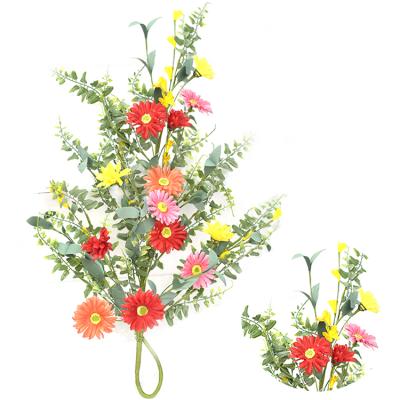 China Green Environmental Protection Ornamental Hand Wrapped Artificial Plant Touch Luxury Real Swag Daisy With Fern Swag for sale