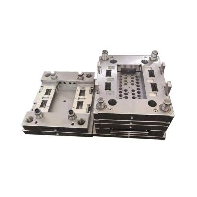 China Non Spill Concrete Block Molds Plastic Crate Injection Molding Machining Making Three Part Plastic Mold for sale