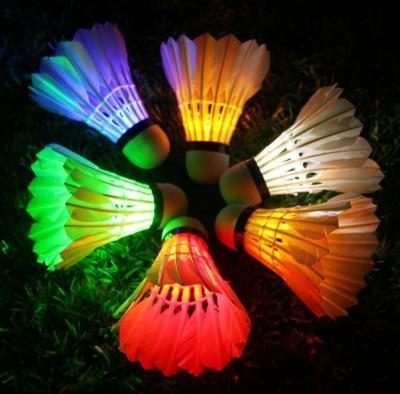 China DARK NIGHT COLORFUL LED BADMINTON FEATHER SHUTTLECOCKS CHEAP PRICE WITH HIGH QUALITY for sale