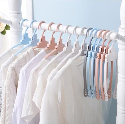 China Multifunctional Cheap Hanger Multifunctional Plastic Hanger Folding Magic Hangers For Clothes for sale