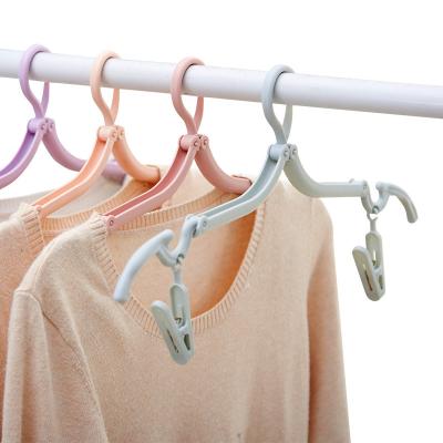 China Multifunctional SUPER SEP rack hanger multicolor plastic for wholesales folding hanger with clip for sale