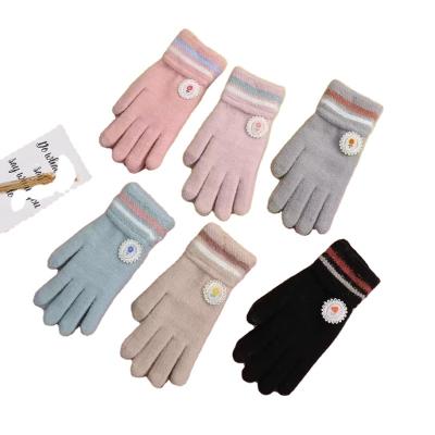 China LIANSHOU Factory Adult Women Winter Warmer Fleece Finger Touch Screen Gloves Full Five and Multicolor Fashion Flower Label Design for sale