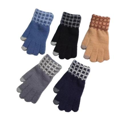 China LIANSHOU Jacquard Factory Adult Men's Winter Warm Plus Fleece Full Five Finger Touch Screen Gloves With Simple Checkered Jacquard Pattern for sale