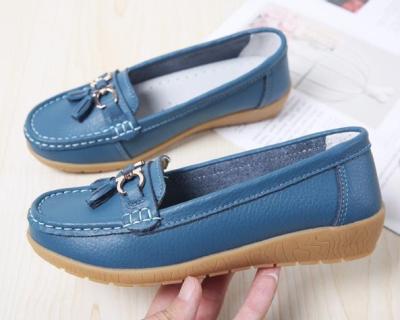 China Breathable 2022 New Casual Female Buckle Flat Shoes Women's Wedge Heel Moccasin Pea Leather Shoes for sale