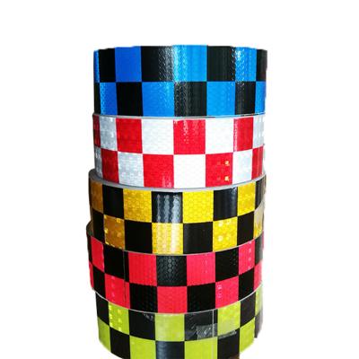 China Self Adhesive Critically Acclaimed Red+White Checkered Honeycomb Tape Blue Reflective Sticker For Traffic Warning Sign à venda