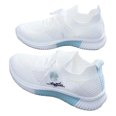 China Cushioning Wholesale durable non-slip flying woven rubber soles unisex sneakers Breathable anti-tear outdoor fashion running shoes for sale