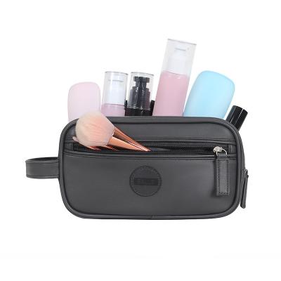 China 100% High Quality Eco-friendly Leather Cosmetic Bag Men Waterproof Large Toiletry Bags for sale