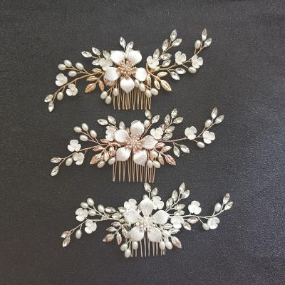 China SLBRIDAL ALLOY Rhinestones Handmade Crystals Beads Flower Leaf Wedding Hair Comb Headpieces Hair Accessories Women Bridal Jewelry for sale