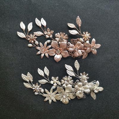 China SLBRIDAL ALLOY Crystal Rhinestone Freshwater Pearls Gold Cable Flower wedding bridal hair clips barrettes headpieces hair accessories for sale