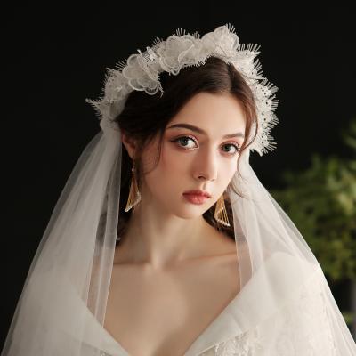 China SLBRIDAL Lace Edge Wedding Veil With Comb White Bridal Veils Wedding Accessories For Bride Wedding Women for sale