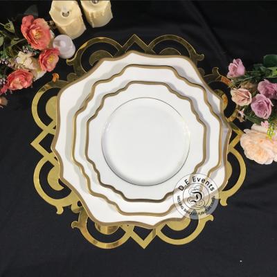 China Confirmed Wholesale Size Cheap Mix White Flower Shape Wedding Suit Plates for sale