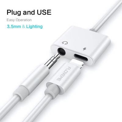 China IOS Suitable For Listening Apple Charging Two Music In One Adapter Lighting To 3.5mm Earphone Adapter for sale