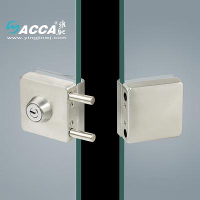 中国 Aluminum Square Center Lock Durable Double Glass Door Patch Lock 販売のため