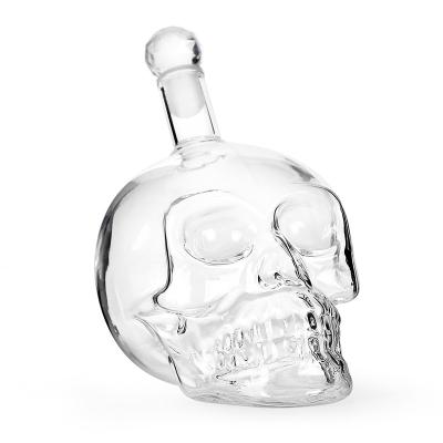 China Creative Reusable High Borosilicate Craft Bottle Skull Shape Glass Decanter for sale